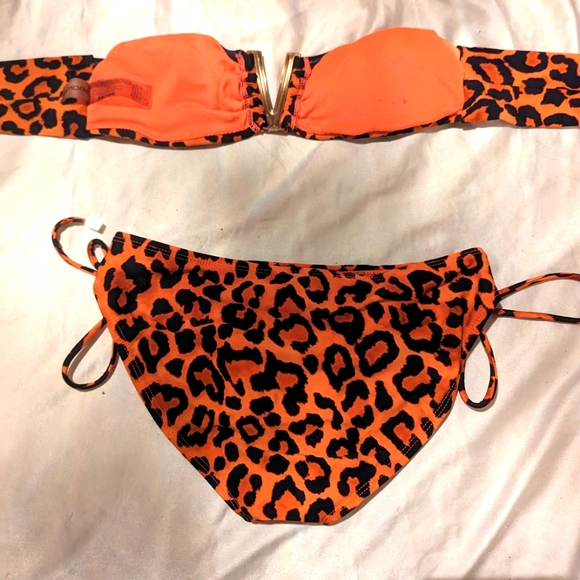 Extra-Small Dynamite Leopard Print Halter Bikini - Picture 2 of 2